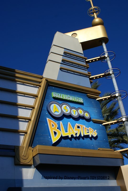 buzz lightyear astro blasters disneyland